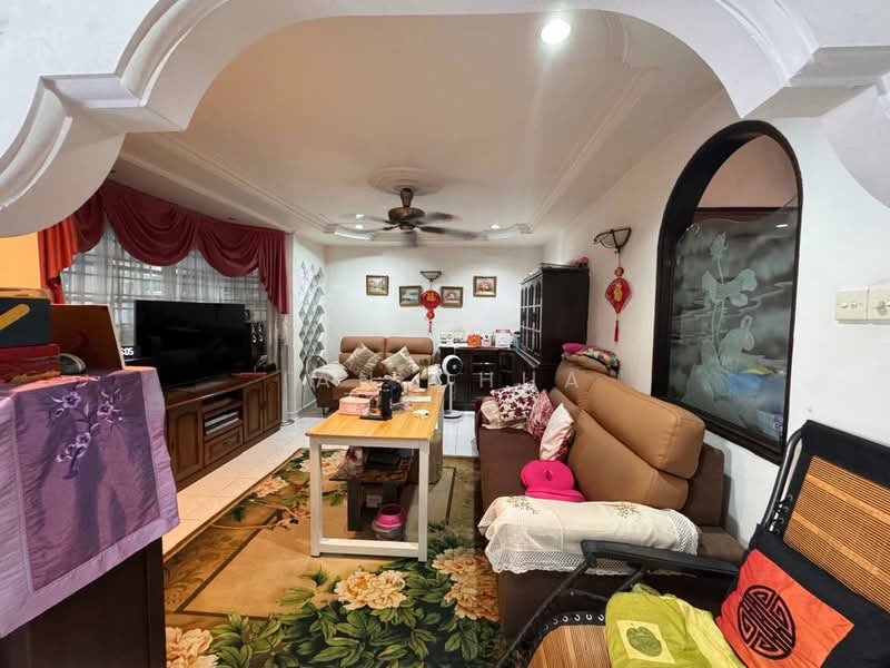 Semi-Detached House for Sale in Taman Molek (Johor Bahru) - Ian Chua - Living Room - PropertyGuru.com.my
