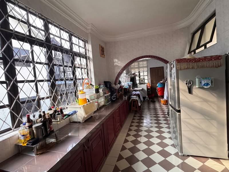 Semi-Detached House for Sale in Taman Molek (Johor Bahru) - Ian Chua - Kitchen - PropertyGuru.com.my