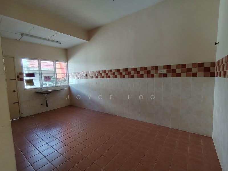 2-storey Terraced House for Sale in Bandar Puteri Puchong (Puchong) - Joyce Hoo - Kitchen - PropertyGuru.com.my