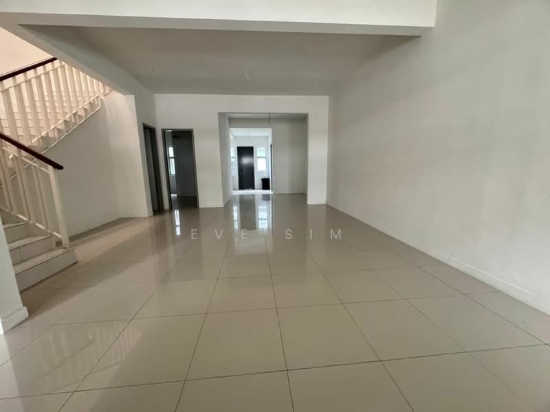Rumah Teres 2 Tingkat untuk Dijual di Bandar Saujana Putra (Tanjong Duabelas) - Eve Sim - Living - PropertyGuru.com.my