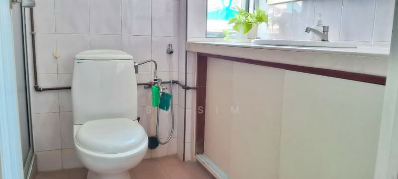 Condominium for Sale at The Reef Condominium - Su Sim - Bathroom - PropertyGuru.com.my