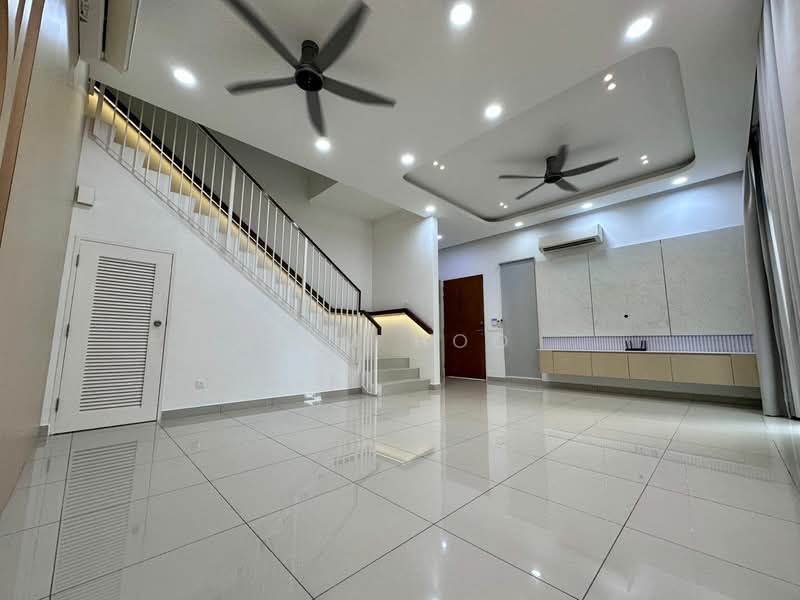 Semi-Detached House for Rent in Setia Alam (Selangor) - Sam Hoo - Living Room - PropertyGuru.com.my