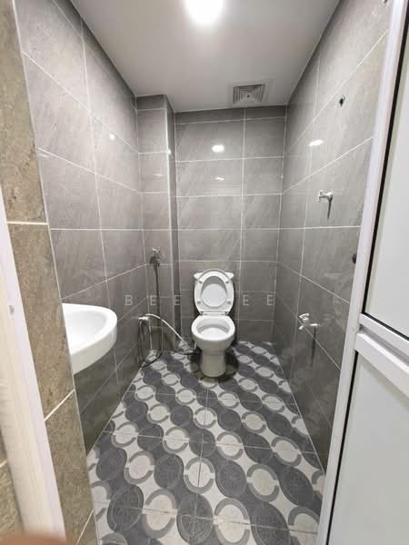 Rumah Teres untuk Dijual di Taman Bukit Kempas (Tampoi) - Bee Bee - PropertyGuru.com.my