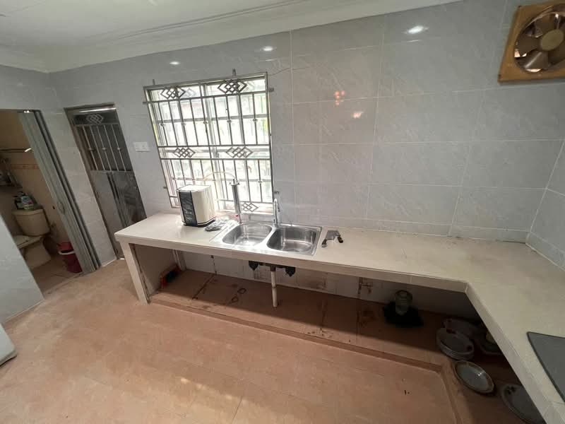 Rumah Teres 2 Tingkat untuk Dijual di Rawang (Selangor) - SK Luk - Kitchen - PropertyGuru.com.my
