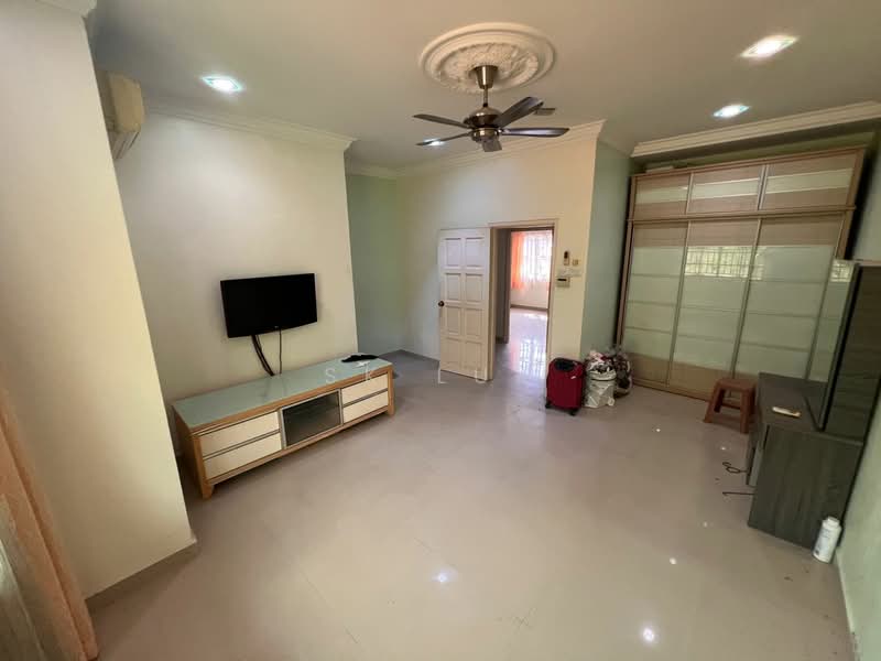Rumah Teres 2 Tingkat untuk Dijual di Rawang (Selangor) - SK Luk - Living Room - PropertyGuru.com.my