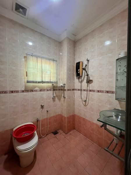 Rumah Teres 2 Tingkat untuk Dijual di Rawang (Selangor) - SK Luk - Bathroom - PropertyGuru.com.my