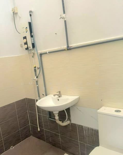 2-storey Terraced House for Rent in Taman Seri Putra (Banting) - Umi Khalsom Ibrahim - PropertyGuru.com.my