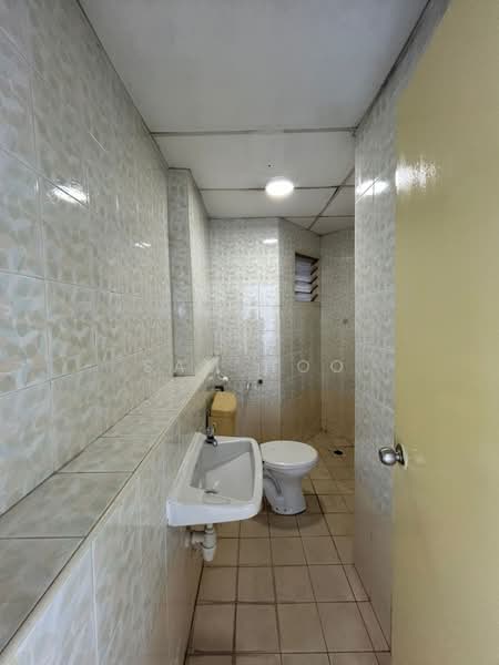 Condominium for Rent at Menara Menjalara - Sam Hoo - Bathroom - PropertyGuru.com.my