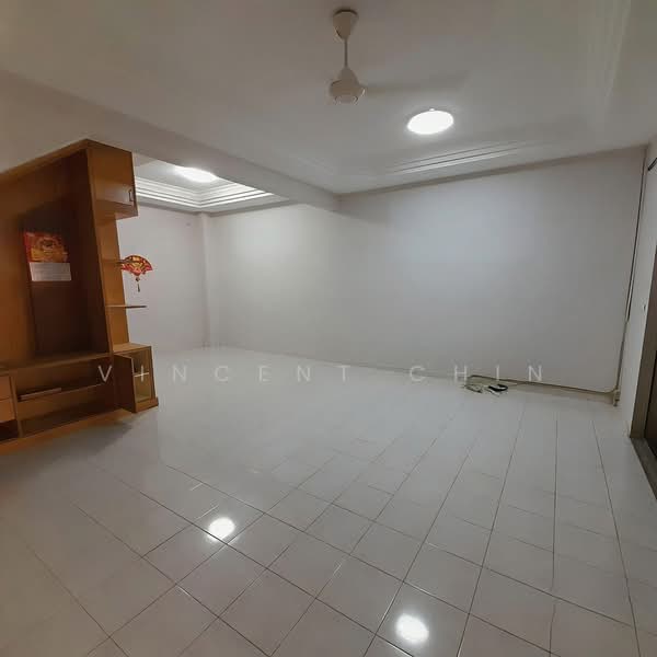 Rumah Teres 2.5 Tingkat untuk Disewa di Taman Pengkalan Barat (Ipoh) - Vincent Chin - Living Room - PropertyGuru.com.my