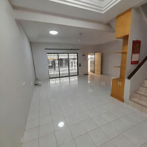 Rumah Teres 2.5 Tingkat untuk Disewa di Taman Pengkalan Barat (Ipoh) - Vincent Chin - Living Room - PropertyGuru.com.my