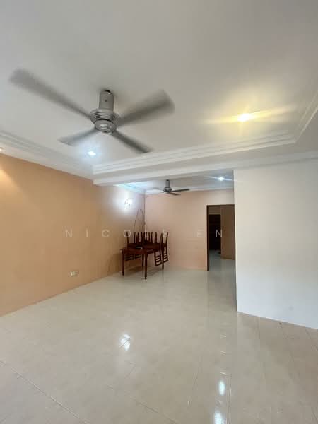 Terraced House for Sale in Seksyen 32, Kemuning Green Ville (Shah Alam) - Nicole Eng - Living Room - PropertyGuru.com.my