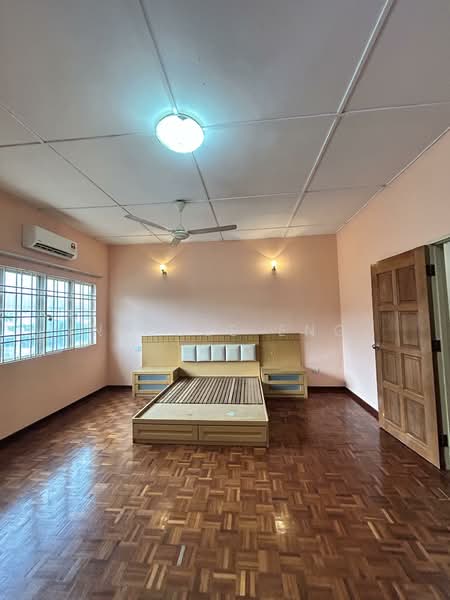 Terraced House for Sale in Seksyen 32, Kemuning Green Ville (Shah Alam) - Nicole Eng - Bedroom - PropertyGuru.com.my