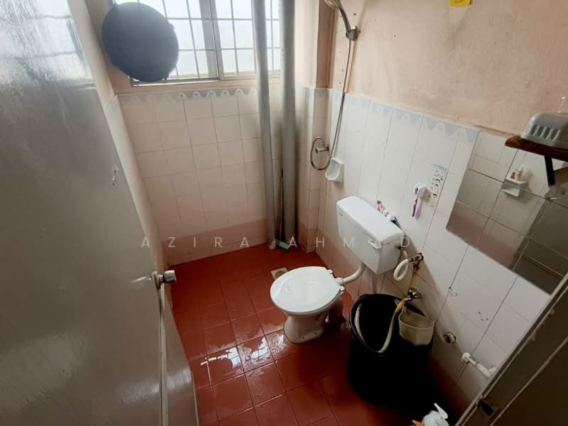 Condominium for Sale at Kenaria Condominium - Azira Ahmad - Bathroom - PropertyGuru.com.my