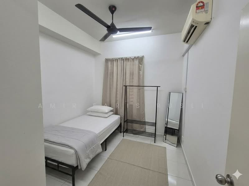 2-storey Terraced House for Sale in Taman Seri Austin (Tebrau) - Amir Faris Rusli - Bedroom - PropertyGuru.com.my