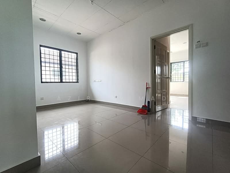 Semi-Detached House for Sale in Bandar Tasik Kesuma (Beranang) - Azira Ahmad - Interior - PropertyGuru.com.my
