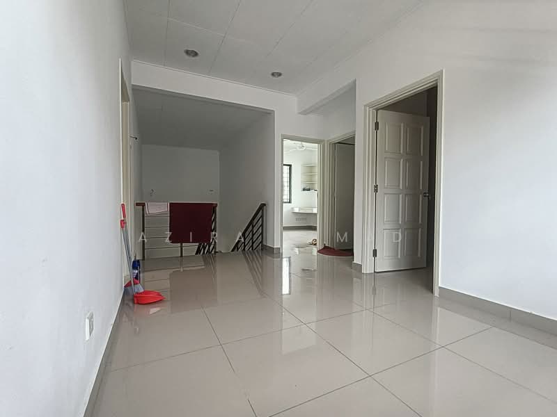 Semi-Detached House for Sale in Bandar Tasik Kesuma (Beranang) - Azira Ahmad - Interior - PropertyGuru.com.my