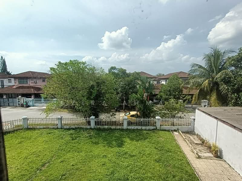 Semi-Detached House for Sale in Bandar Tasik Kesuma (Beranang) - Azira Ahmad - Exterior - PropertyGuru.com.my