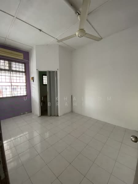 1-storey Terraced House for Sale in Kota Warisan (Sepang) - Umi Khalsom Ibrahim - PropertyGuru.com.my
