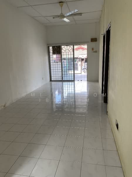 1-storey Terraced House for Sale in Kota Warisan (Sepang) - Umi Khalsom Ibrahim - PropertyGuru.com.my