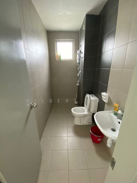 Servis Apartment untuk Disewa di SkyLake Residence - Gilbert Tay - Bathroom - PropertyGuru.com.my