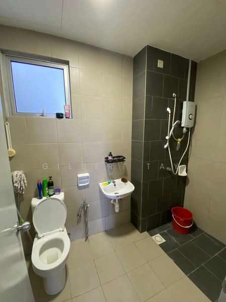 Servis Apartment untuk Disewa di SkyLake Residence - Gilbert Tay - Bathroom - PropertyGuru.com.my