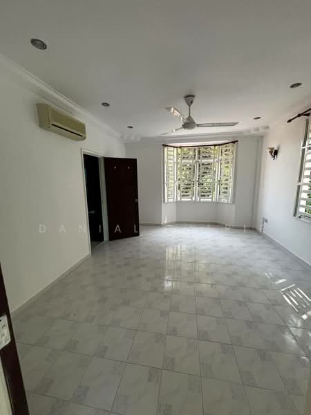 Rumah Teres 2 Tingkat untuk Dijual di Mutiara Perdana (Bayan Lepas) - Danial Zharif - Living Room - PropertyGuru.com.my