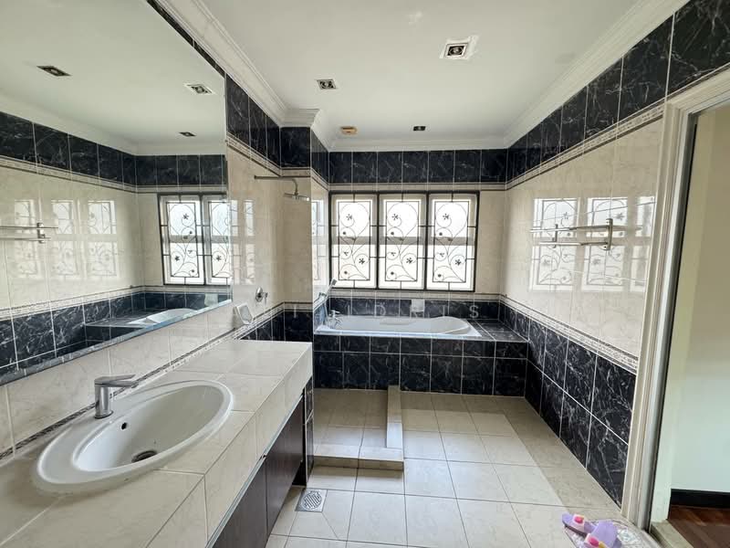 Bungalow for Sale in Ampang Jaya (Ampang) - Ali Idris - Bathroom - PropertyGuru.com.my