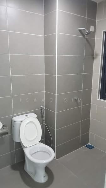 Servis Apartment untuk Disewa di Kiara Plaza - Isaac Sim - Bathroom - PropertyGuru.com.my
