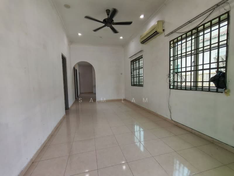 1-storey Terraced House for Sale in Ipoh (Perak) - Sam Lam - Living Room - PropertyGuru.com.my