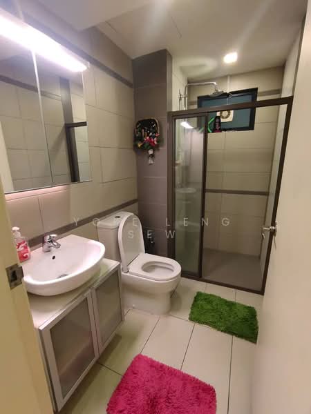 Kondominium untuk Dijual di The Z Residence - Yoke Leng Sew - Bathroom - PropertyGuru.com.my