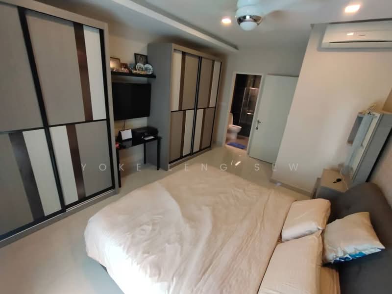 Kondominium untuk Dijual di The Z Residence - Yoke Leng Sew - Bedroom - PropertyGuru.com.my
