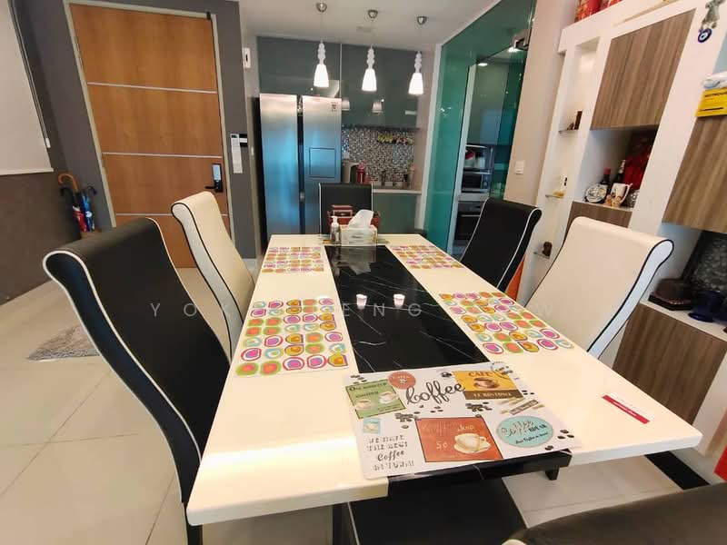 Kondominium untuk Dijual di The Z Residence - Yoke Leng Sew - Dining Room - PropertyGuru.com.my