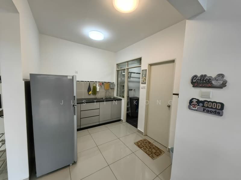 Servis Apartment untuk Dijual di D'Putra Suites - Justin Kong - Kitchen - PropertyGuru.com.my