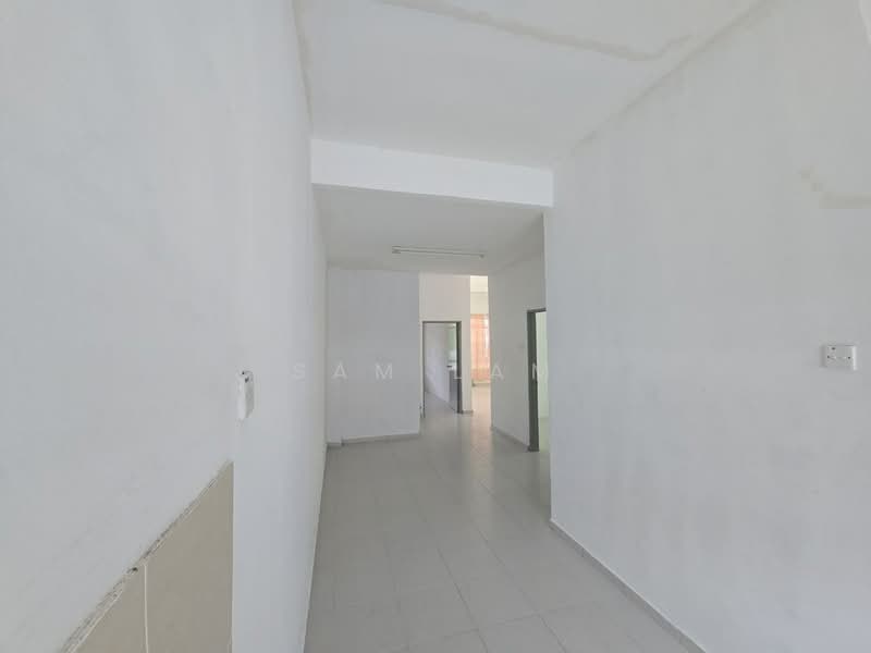1-storey Terraced House for Sale in Taman Chandan Putri (Kuala Kangsar) - Sam Lam - Corridor - PropertyGuru.com.my