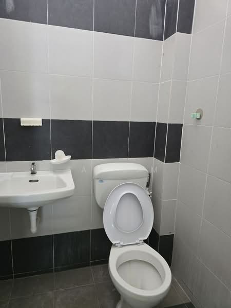 1-storey Terraced House for Sale in Taman Chandan Putri (Kuala Kangsar) - Sam Lam - Bathroom - PropertyGuru.com.my
