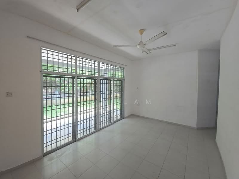 1-storey Terraced House for Sale in Taman Chandan Putri (Kuala Kangsar) - Sam Lam - Living Room - PropertyGuru.com.my