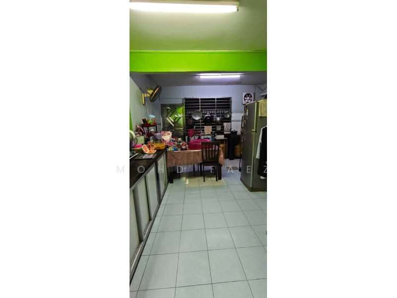 Rumah Teres 2 Tingkat untuk Dijual di Taman Anggerik (Tampoi) - Mohd Faez - Kitchen - PropertyGuru.com.my