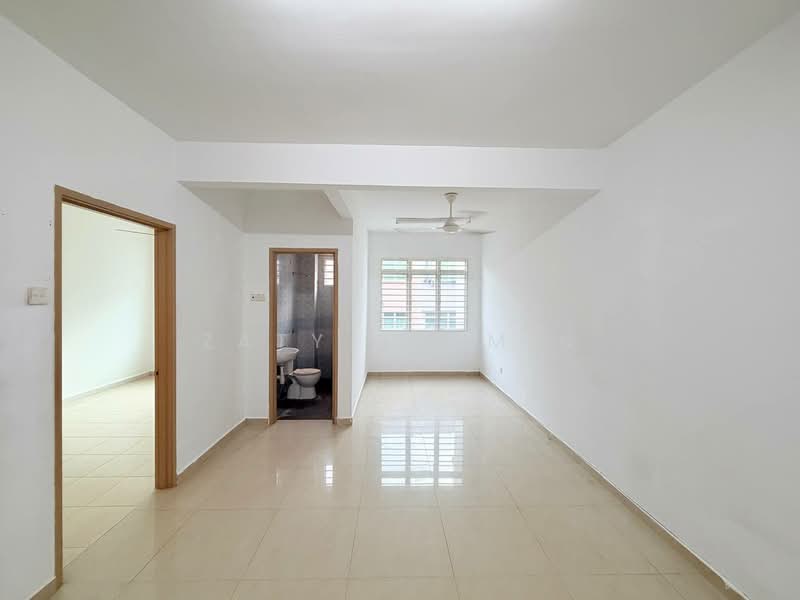 Rumah Teres 2.5 Tingkat untuk Dijual di Taman Selayang Permata (Batu Caves) - Zaty Jasmin - Living Room - PropertyGuru.com.my