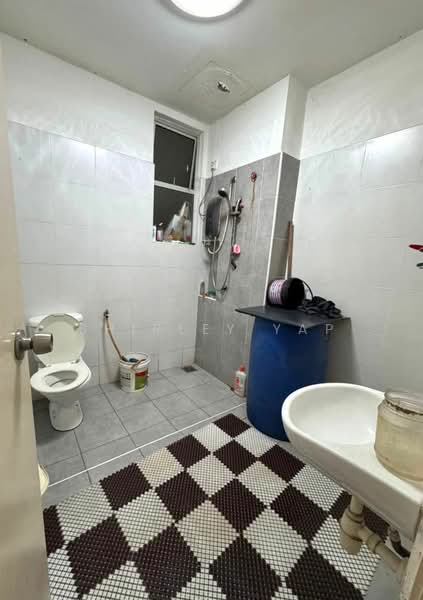 Rumah Teres 2 Tingkat untuk Dijual di Bandar Seri Alam (Masai) - Shirley Yap - Bathroom - PropertyGuru.com.my
