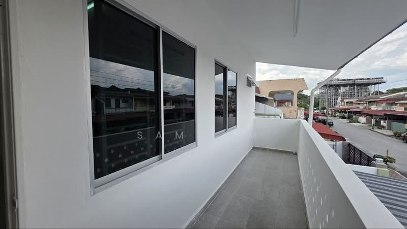 2-storey Terraced House for Sale in Pekan Razaki (Ipoh) - Sam Lam - Balcony - PropertyGuru.com.my