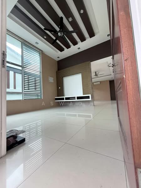 Rumah Berkembar untuk Dijual di Bertam Perdana 2 (Kepala Batas) - Aswad . - Living Room - PropertyGuru.com.my