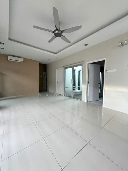 Rumah Berkembar untuk Dijual di Bertam Perdana 2 (Kepala Batas) - Aswad . - Living Room - PropertyGuru.com.my
