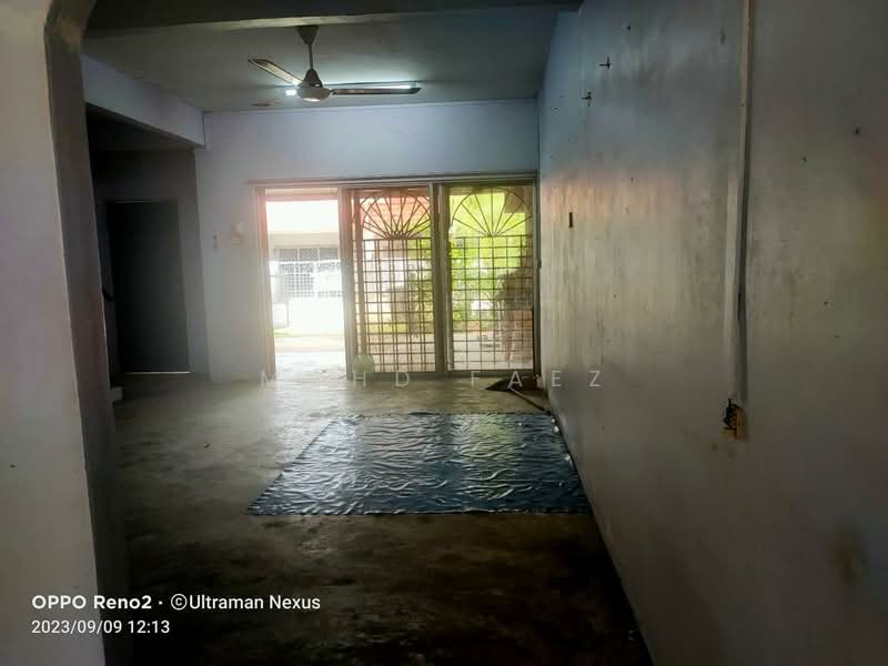 2-storey Terraced House for Sale in Taman Yayasan (Segamat) - Mohd Faez - Living Room - PropertyGuru.com.my