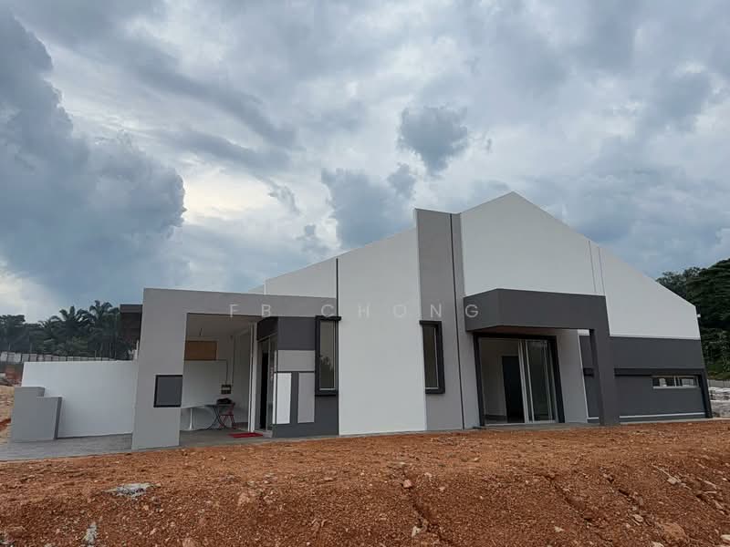 1-storey Terraced House for Sale in Kampung Sungai Kembong Hilir (Bangi) - FB Chong - Exterior - PropertyGuru.com.my