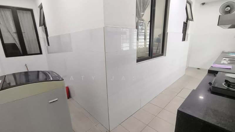 Rumah Teres 2 Tingkat untuk Dijual di Alam Impian (Shah Alam) - Zaty Jasmin - Kitchen - PropertyGuru.com.my