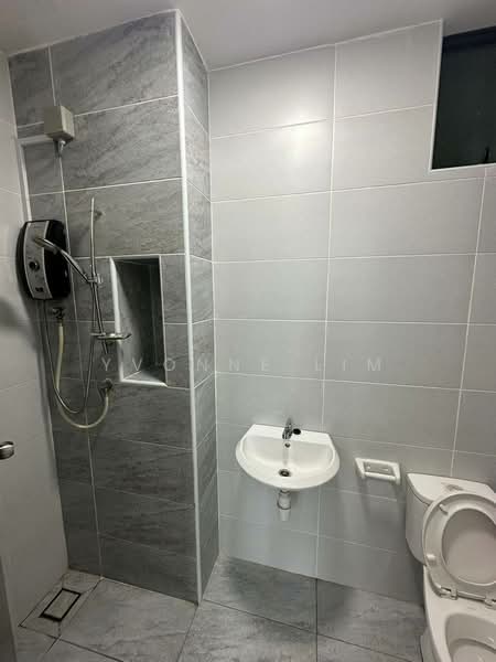 Service Residence for Sale at KSL Residence 2 @ Kangkar Tebrau - Yvonne Lim - Bathroom - PropertyGuru.com.my