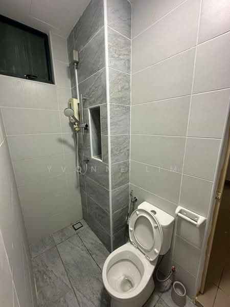 Service Residence for Sale at KSL Residence 2 @ Kangkar Tebrau - Yvonne Lim - Bathroom - PropertyGuru.com.my