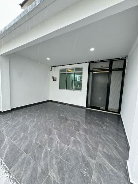 2.5-storey Terraced House for Sale in Taman Scientex Pasir Gudang (Pasir Gudang) - Stephanie Gan - Entrance - PropertyGuru.com.my