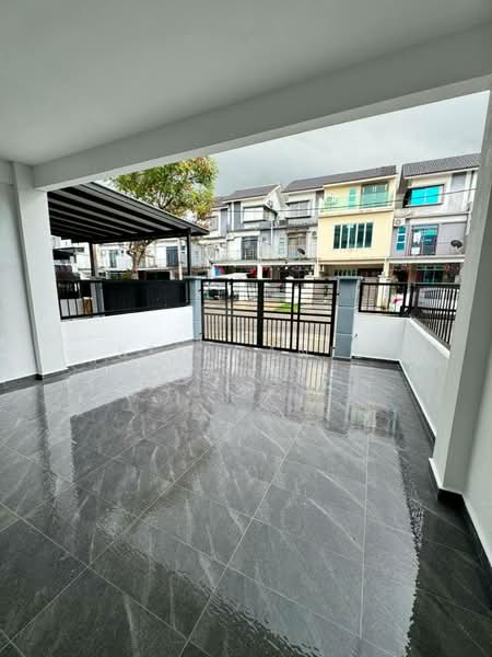 2.5-storey Terraced House for Sale in Taman Scientex Pasir Gudang (Pasir Gudang) - Stephanie Gan - Exterior - PropertyGuru.com.my