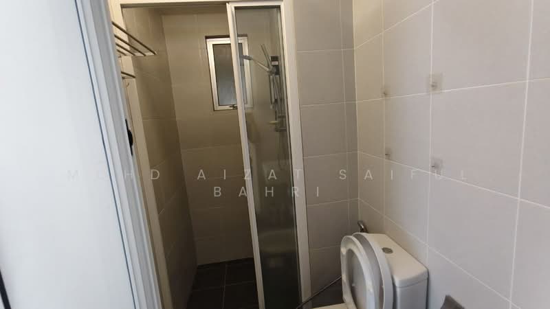 Service Residence for Sale at Cerrado Residence @ Southville City - Mohd Aizat Saiful Bahri - Bathroom - PropertyGuru.com.my